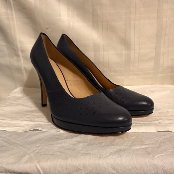 Julie Lopez Heels - Picture 8 of 9